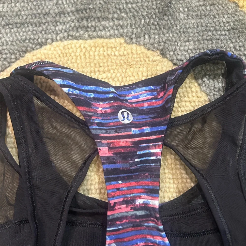 Lululemon Break Free Tank Top Nulux Crop Top Built in Bra Medium Support Size 4